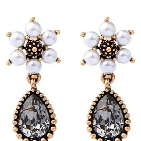 Pearl Crystal Earrings - Picture 3 of 3